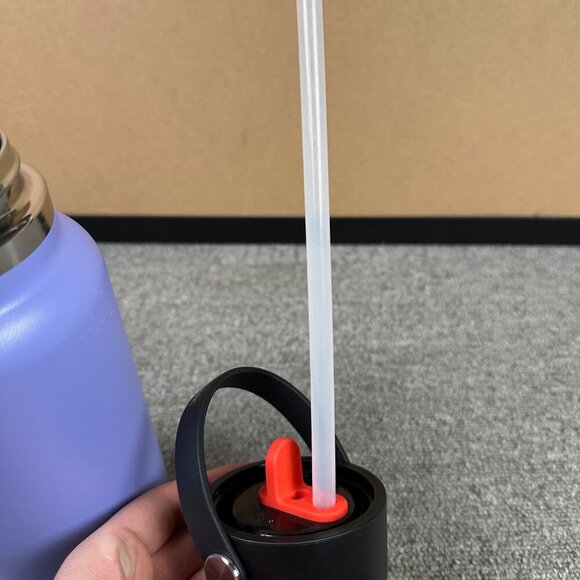 Hydro Flask Lavender Purple 32 OZ Water Bottle with Straw Top - Picture 6 of 7